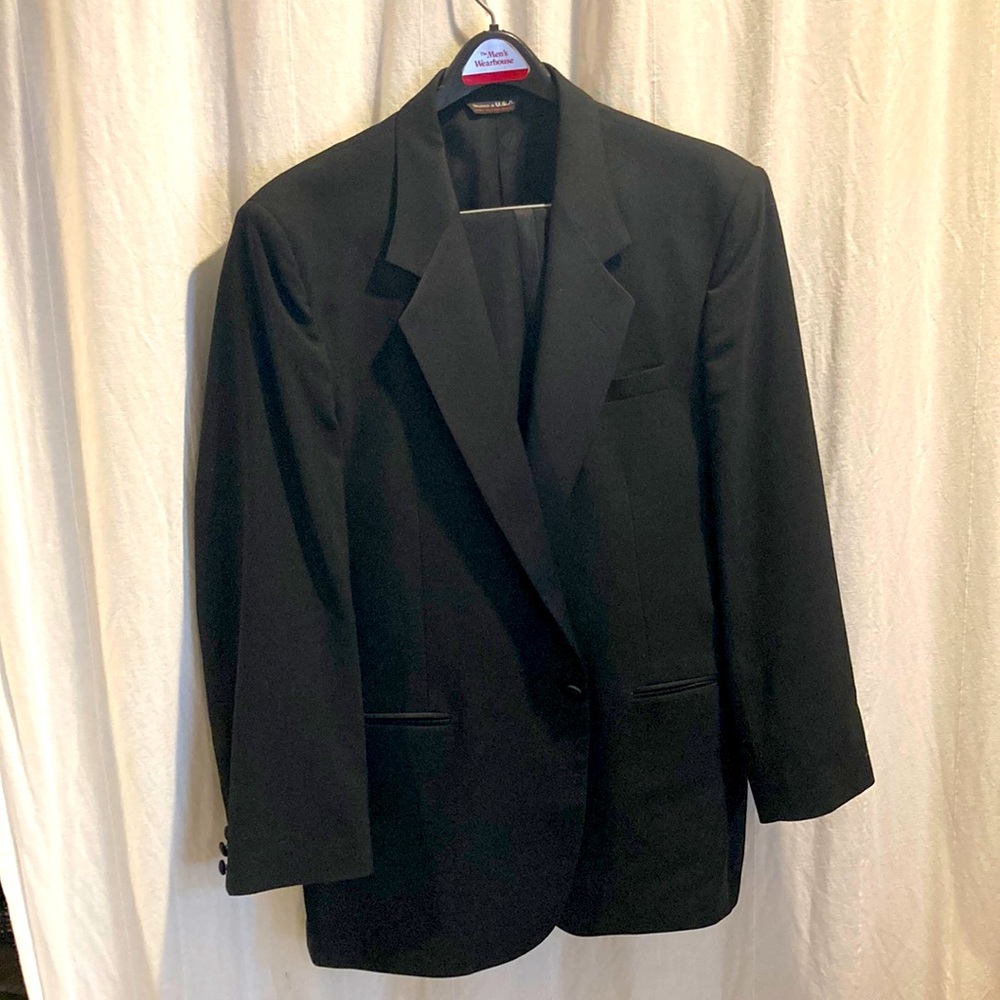 One-Button Tux - Great Condition! - Neil Allyn - image 1